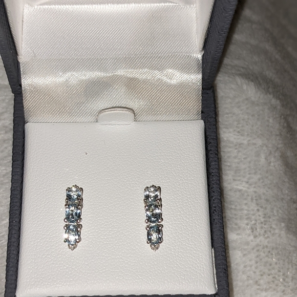 Sterling Silver earrings - Picture 3 of 4